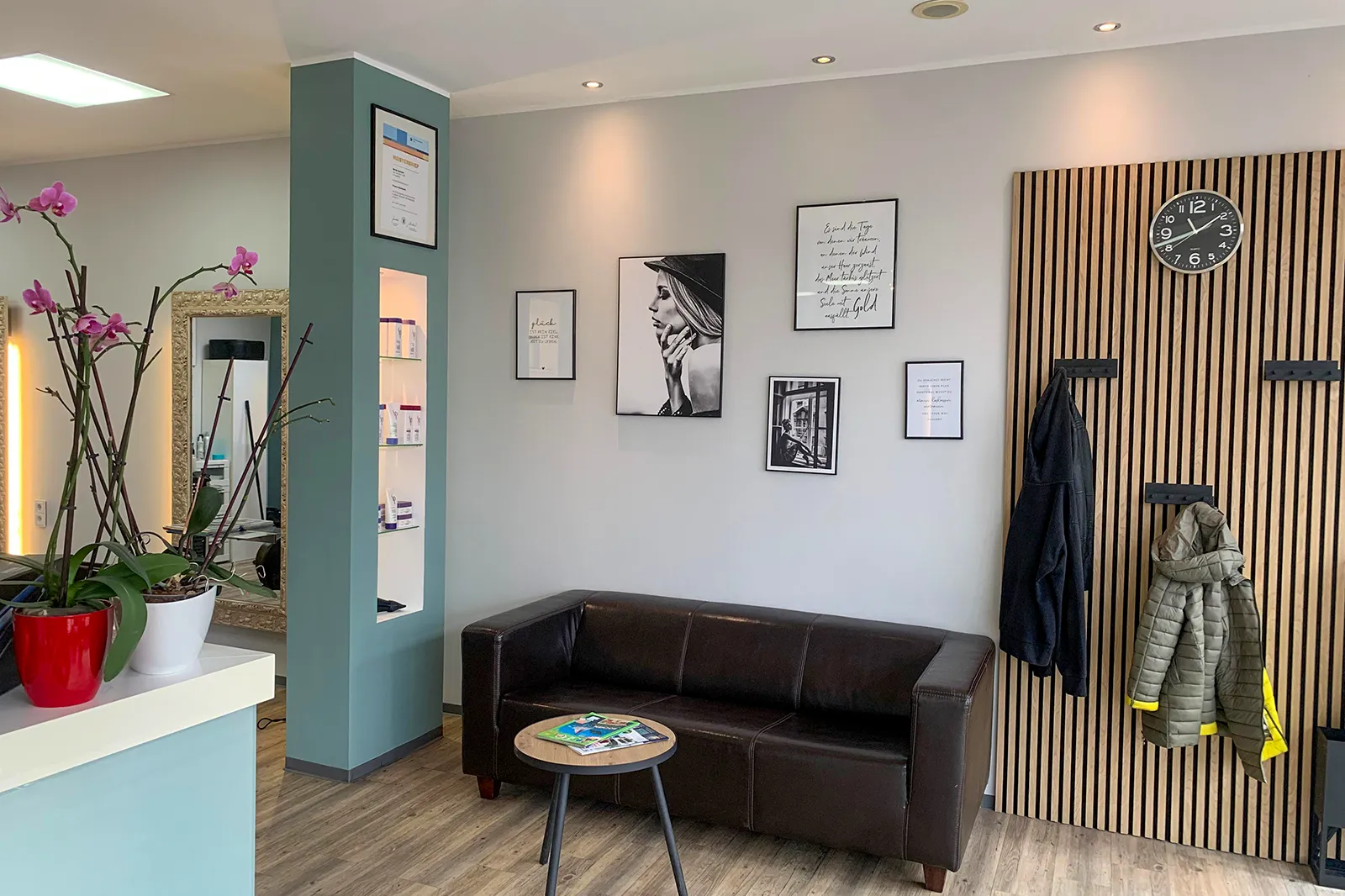 Wartebereich im Salon Hair Style Beauty in Affing